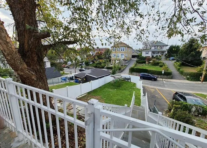 Entire Modern 1 Fam House/ 7 Min Walk To Nyc Train