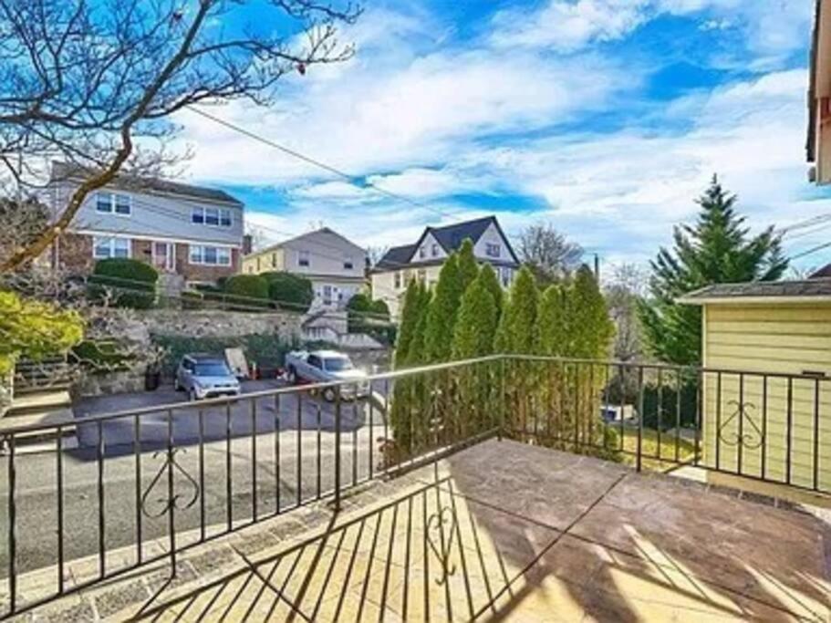 Entire Modern 1 Fam House/ 7 Min Walk To Nyc Train * Tuckahoe (Westchester County)